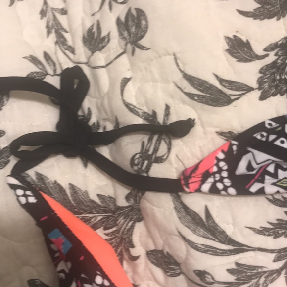 Xhilaration - Picture 7 of 8